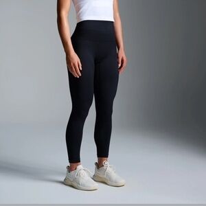 High-Rise Black Leggings for Women - Sleek Everyday Performance